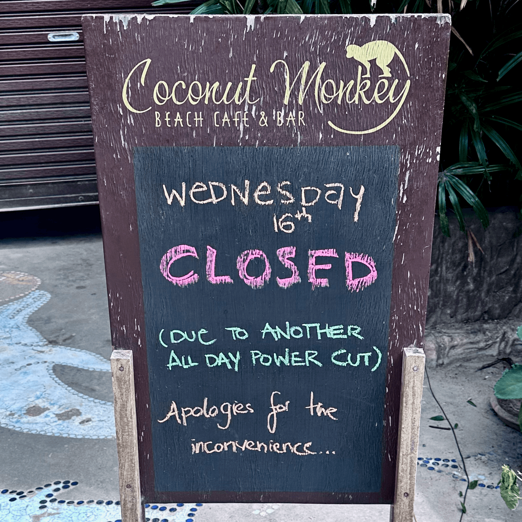 Closed sign at Coconut Monkey cafe on Koh Tao, Thailand
