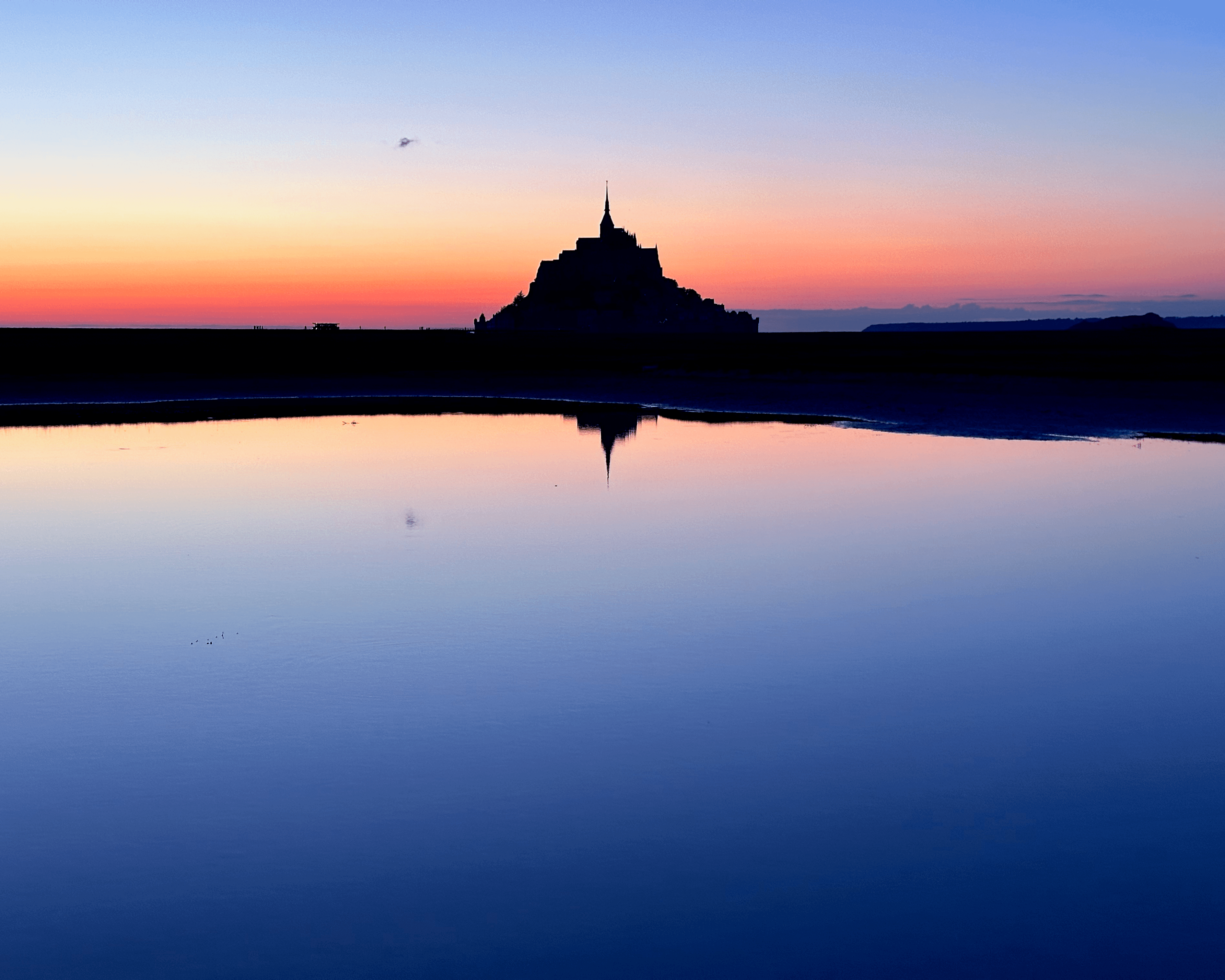 Le Mont Saint-Michel at night